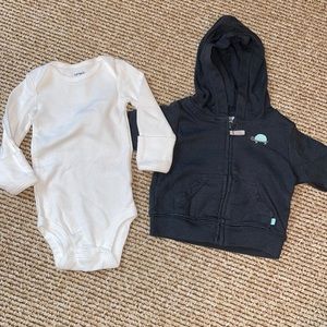 Carter’s newborn zip hoodie turtle & onesie
